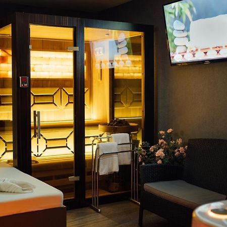 Wellness Relax - Luxusni Hotel Prague Ngoại thất bức ảnh