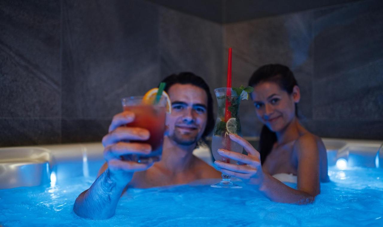 Wellness Relax - Luxusni Hotel Prague Ngoại thất bức ảnh